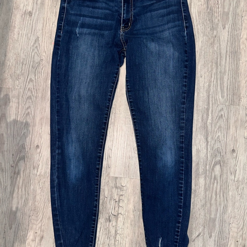 Kancan Skinny Jeans with Tapered Leg and Contrast Stitching